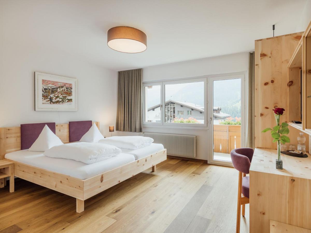 Hotel Kruezli Sedrun Buitenkant foto