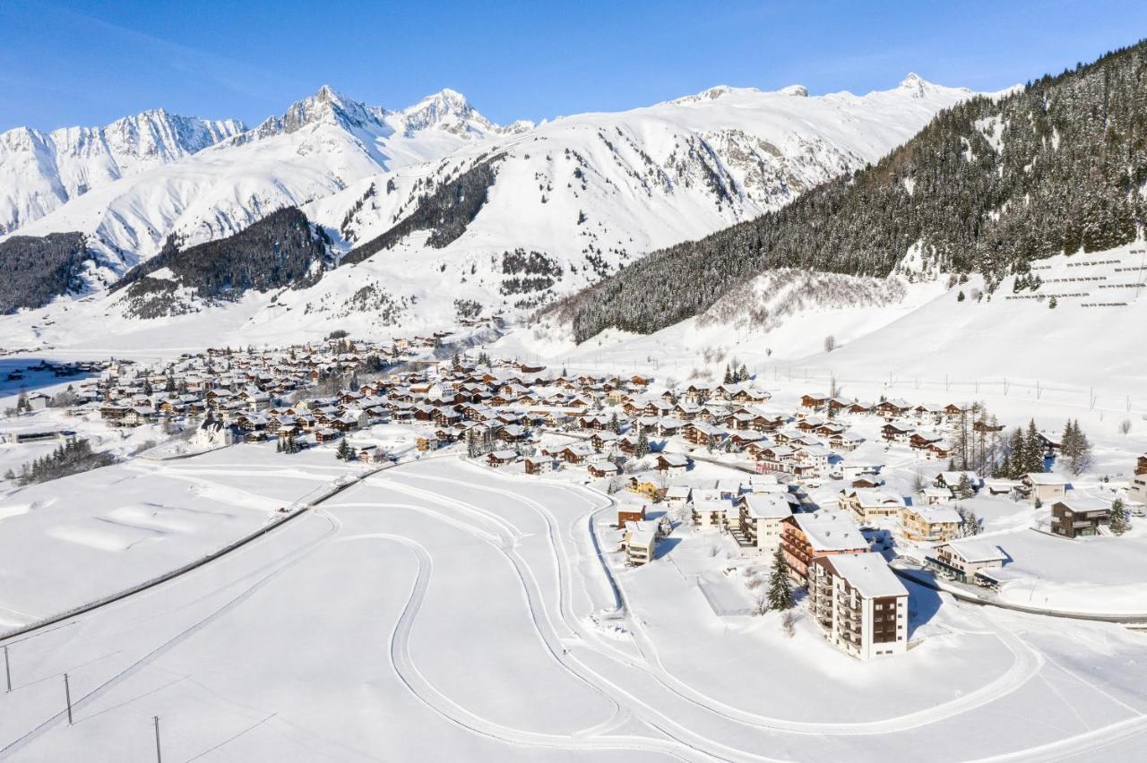 Hotel Kruezli Sedrun Buitenkant foto