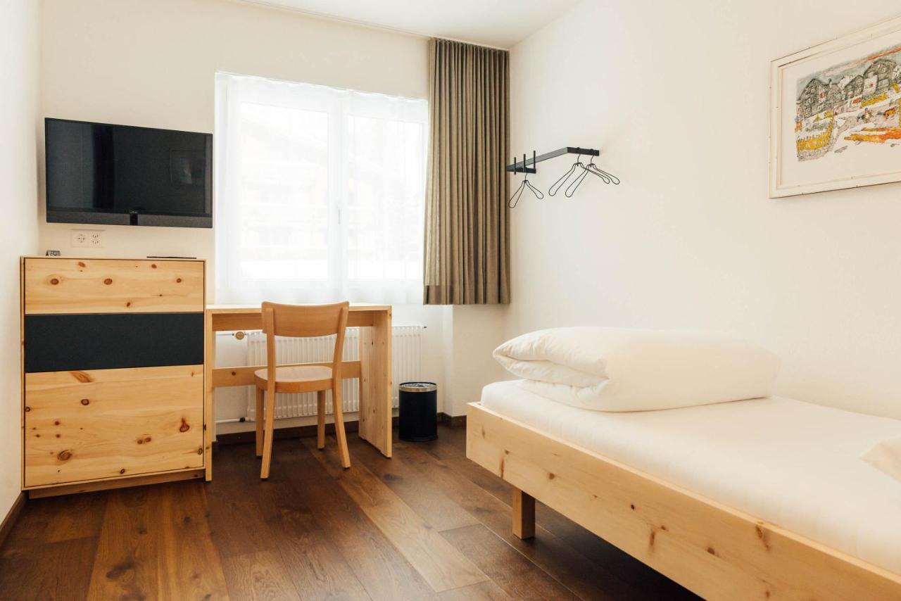 Hotel Kruezli Sedrun Buitenkant foto