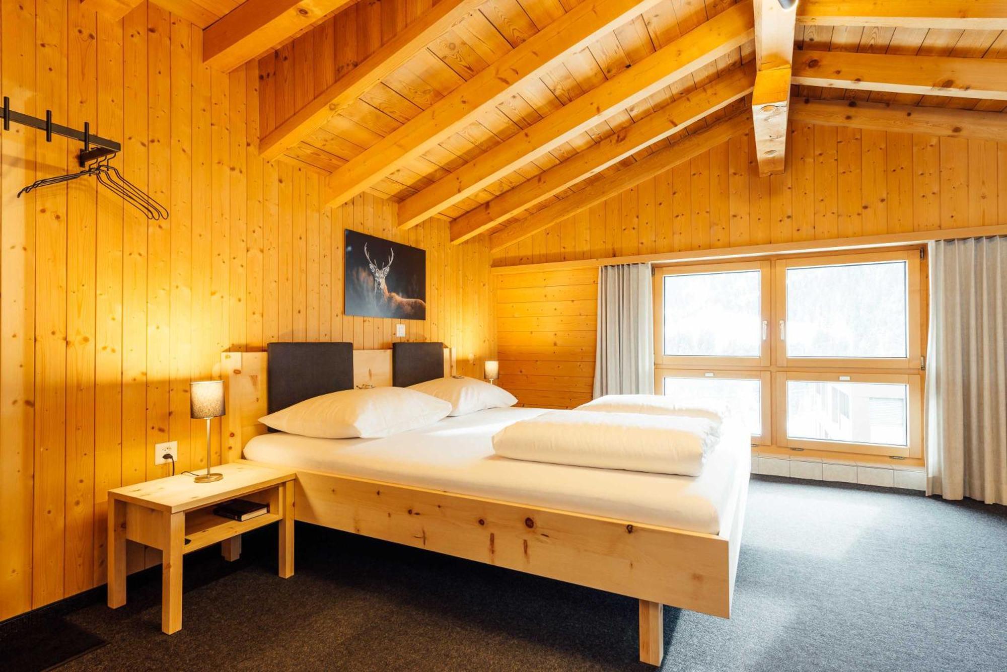 Hotel Kruezli Sedrun Kamer foto