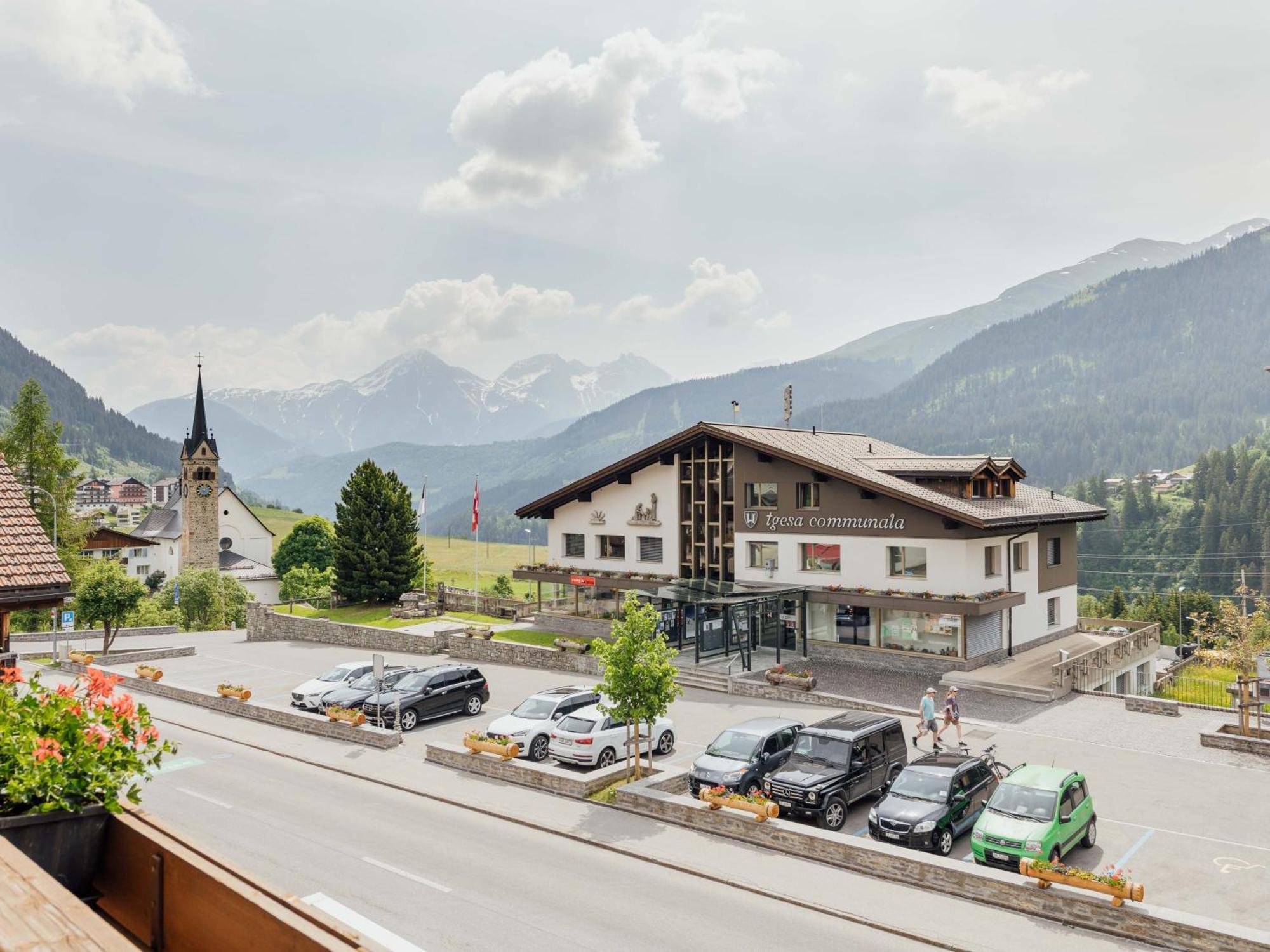 Hotel Kruezli Sedrun Kamer foto